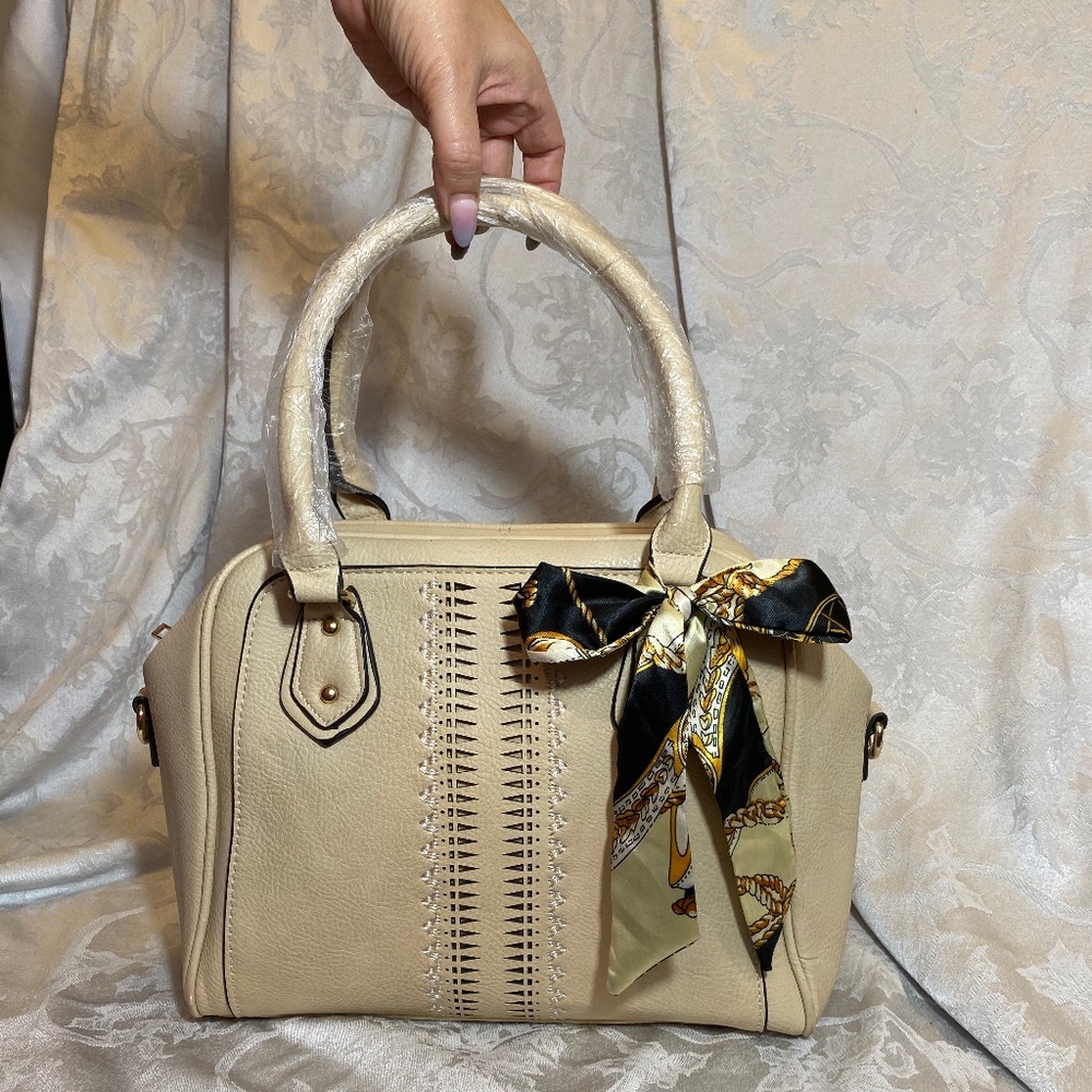 Medium Size Bag - Cream Color